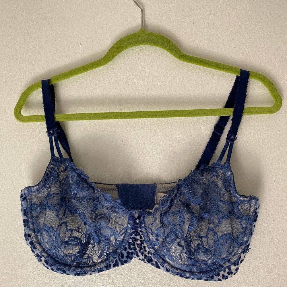 38DD Victoria’s Secret lace bra